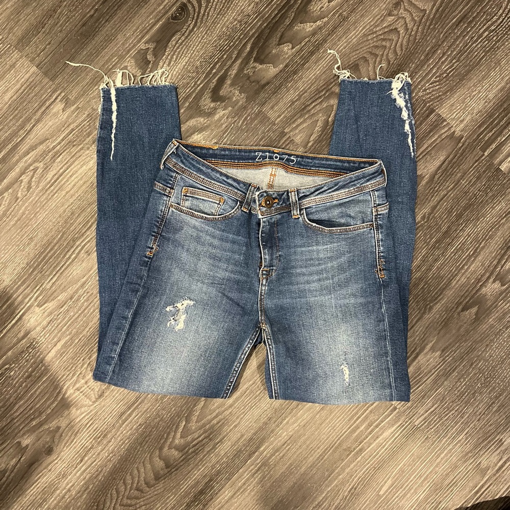 Zara Basic Z1975 Denim Distressed Blue Jeans